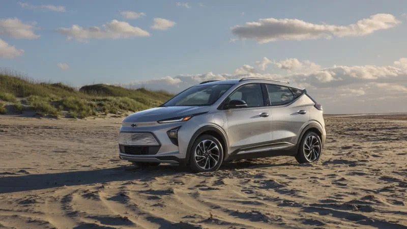 2022 Chevrolet Bolt EUV in silver