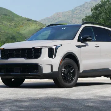 2024 Kia Sorento Review: Gas-only updated, hybrids carry over, does it matter?